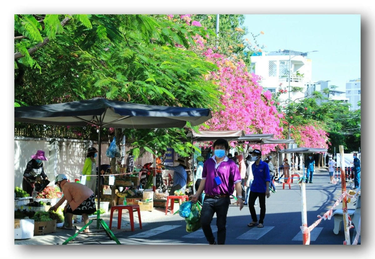 Mô hình “đưa chợ ra phố” tại TP Nha Trang. 