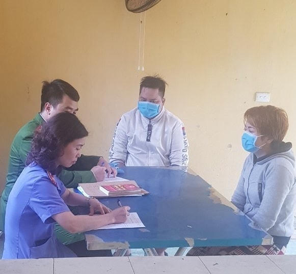 Đối tượng Nguyễn Thị Ánh Tuyết làm việc với cơ quan công an.