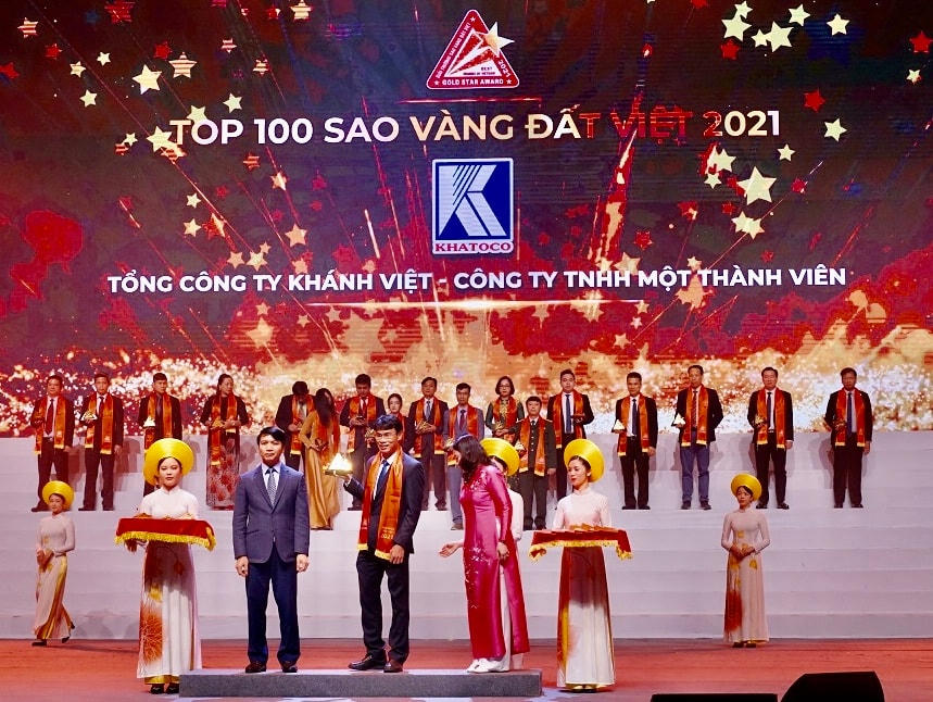 Tồng Công ty Khánh Việt nhận giải thưởng Sao Vàng Đất Việt năm 2021.