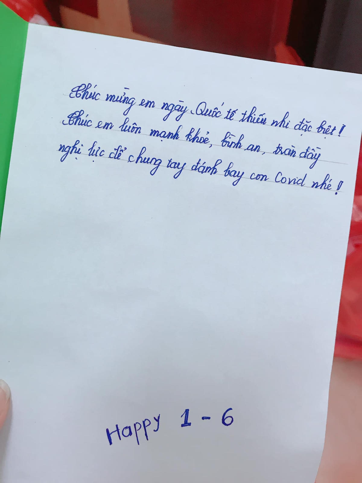 Thành đoàn Hải Dương thức đêm để chuẩn bị quà cho các em nhỏ trong khu cách ly