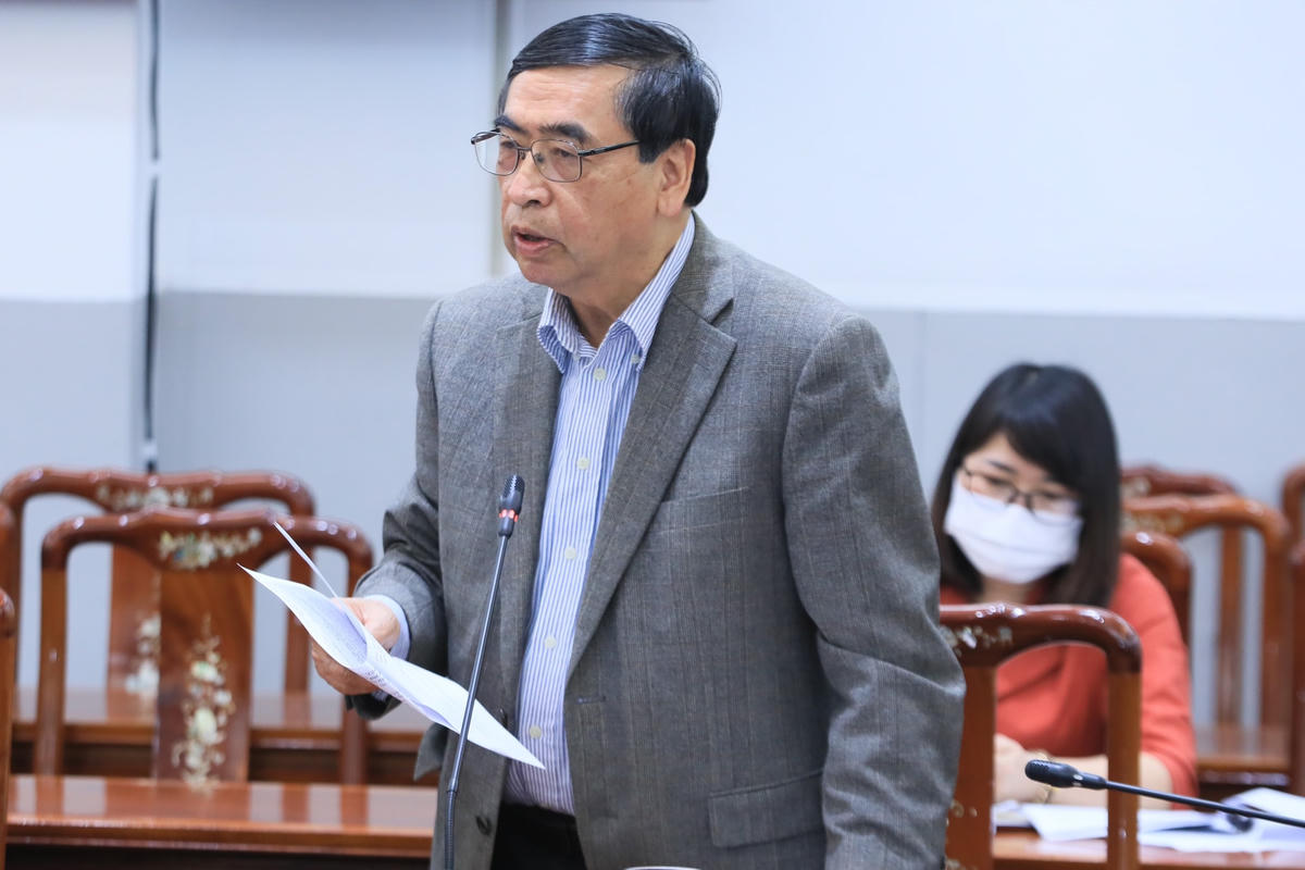 Ông Nguyễn Phú Bình, Phó Chủ nhiệm HĐTV về Đối ngoại Kiều bào phát biểu tại Hội nghị. Ảnh: Quang Vinh.