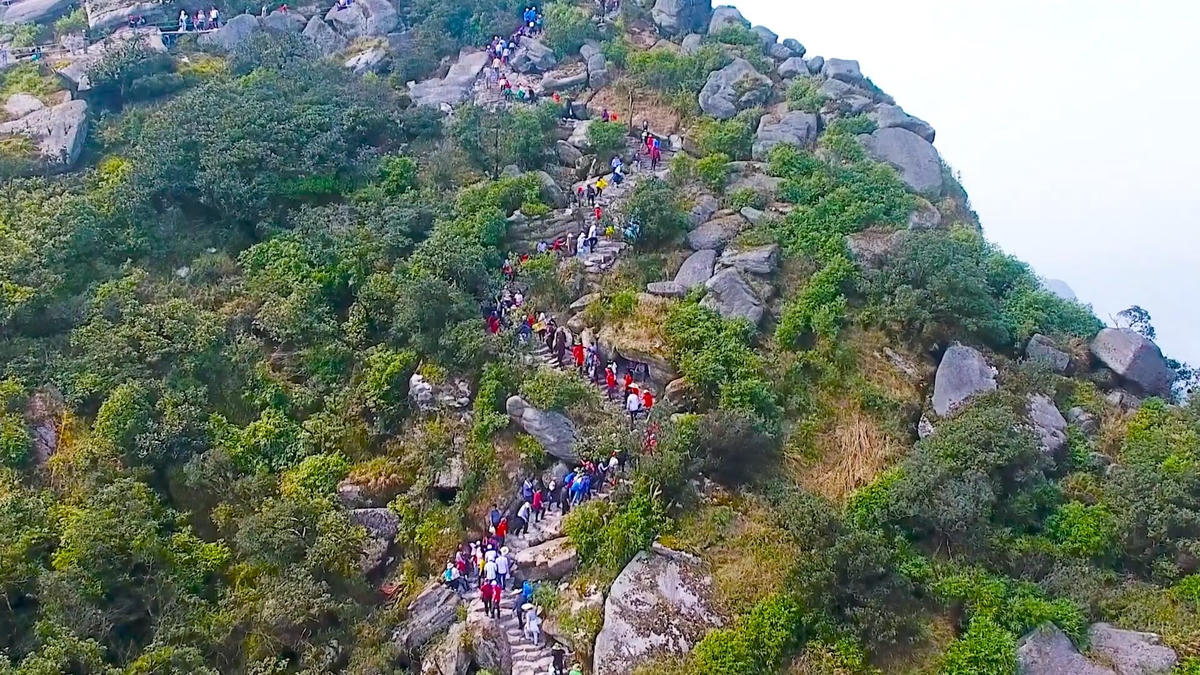 Quảng Ninh: Du lịch tâm linh hút khách dịp Tết
