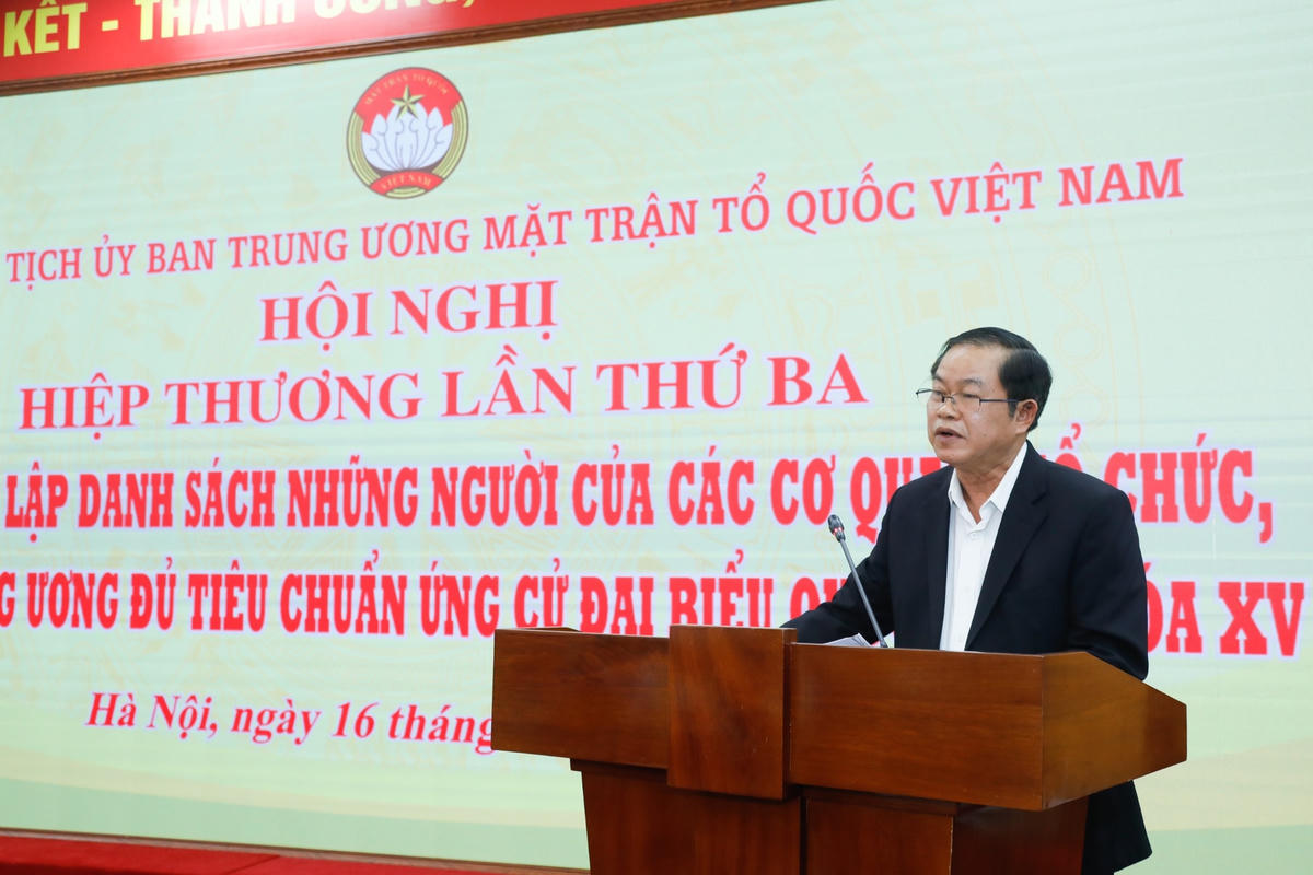 Phó Chủ tịch Quốc hội Đỗ Bá Tỵ phát biểu tại Hội nghị.