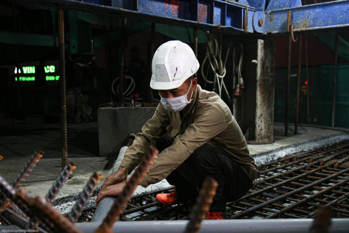 “Dự kiến hết năm 2022 đoạn Ngã Tư  Vọng sẽ hoàn thành. Hiện tiến độ chung của dự án gói 1 đạt 80%, còn với gói 2 đạt 65 % dự kiến khoảng 30/12 sẽ thông xe kỹ thuật”, anh Kỳ cho biết thêm.