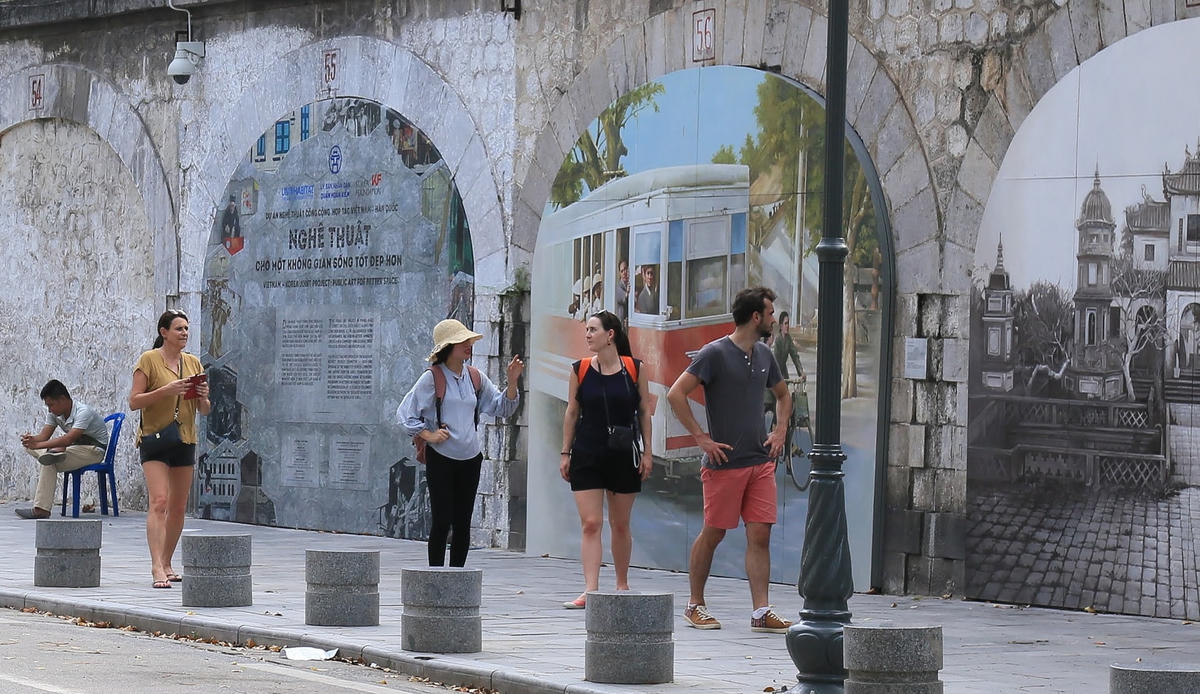Hà Nội đẩy mạnh phát triển công nghiệp văn hóa, thu hút khách du lịch. Ảnh: Quang Vinh.