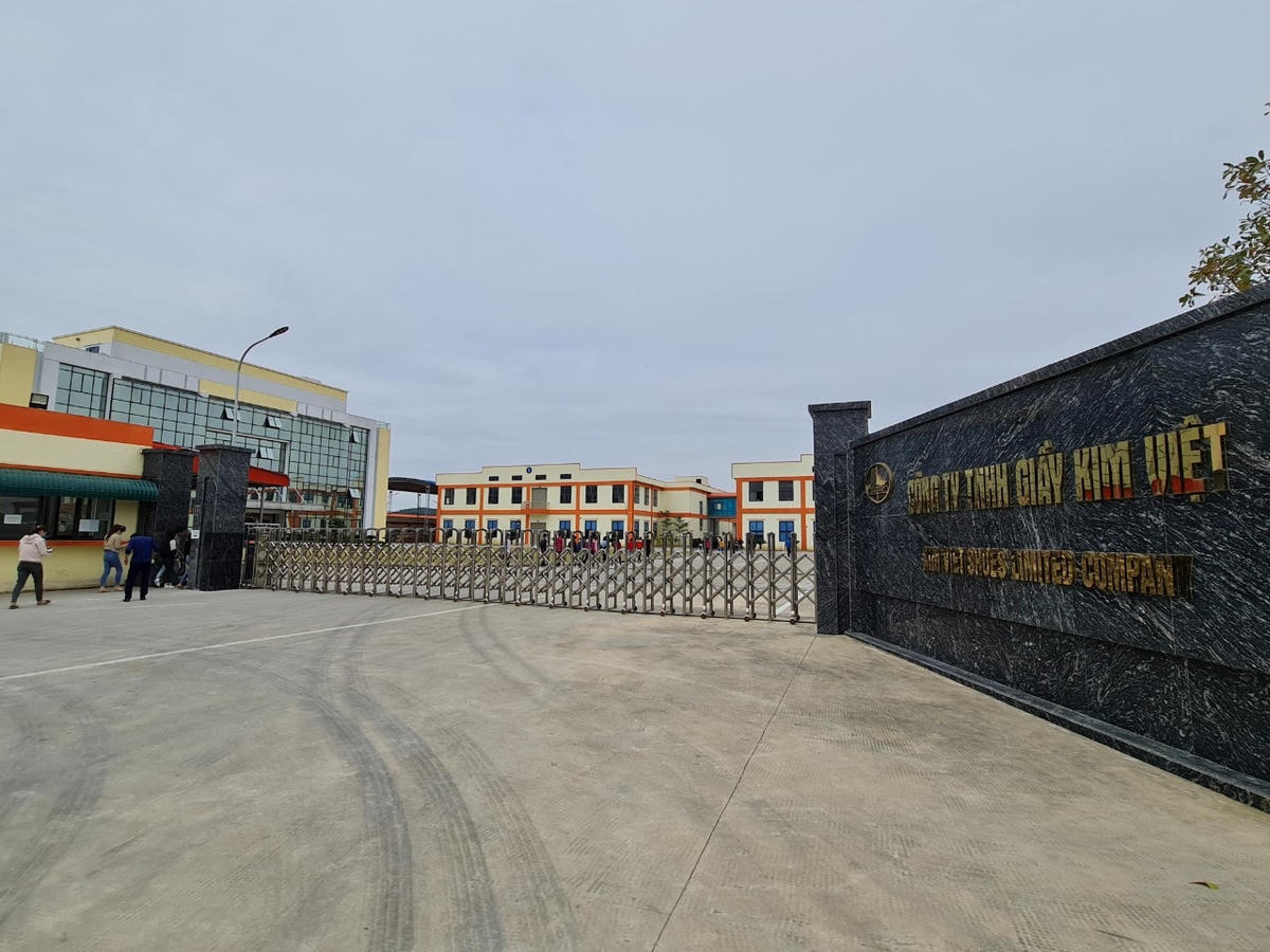 Trung tâm Y tế huyện Nông Cống vừa ghi nhận 2 trường hợp tử vong sau tiêm vắc xin tại Công ty Giầy Kim Việt. Ảnh: Đình Minh.