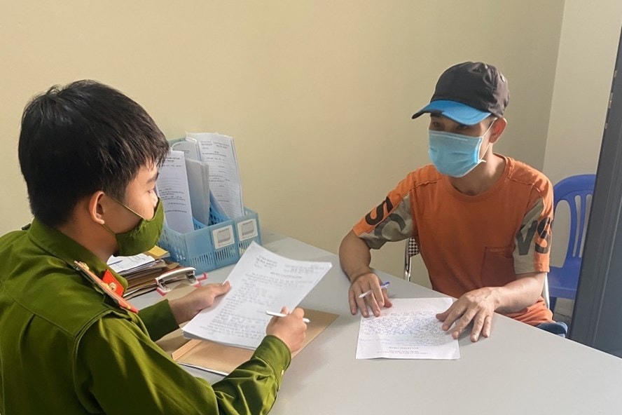 Tỉnh Hải Dương xử phạt gần 1 tỷ đồng các trường hợp vi phạm công tác phòng, chống dịch Covid-19.