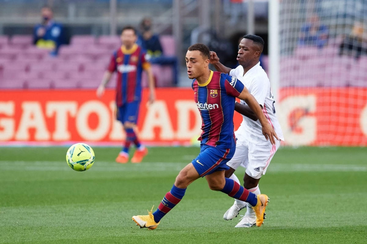 Hậu vệ phải: Sergino Dest.