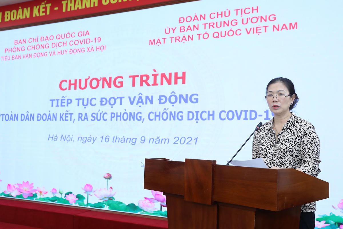 Phó Chủ tịch UBTƯ MTTQ Việt Nam Trương Thị Ngọc Ánh thông tin về kết quả tiếp nhận ủng hộ và đăng ký ủng hộ.