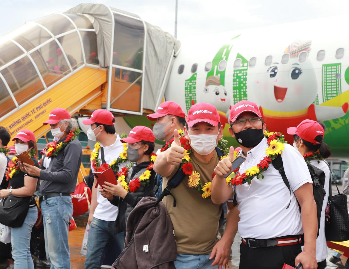 Du khách Hàn Quốc tới Phú Quốc, ngày 20/11. Ảnh: Quang Vinh.