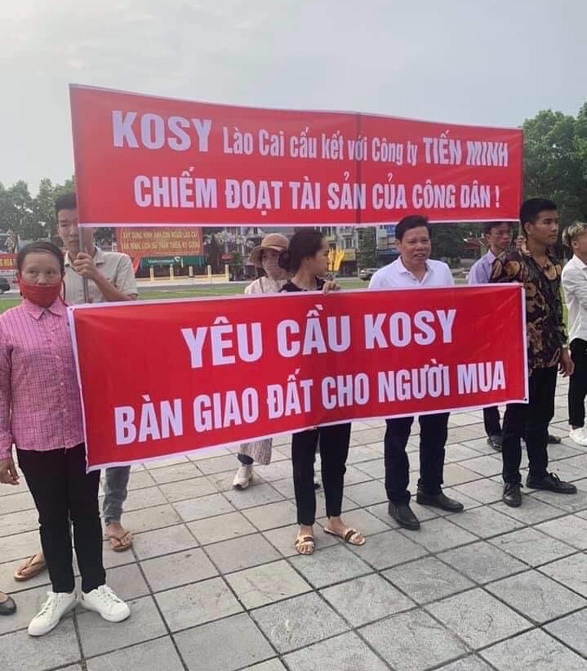 Khách hàng yêu cầu Kosy bàn giao đất cho người mua.