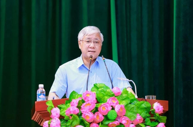 Chủ tịch UBTƯ MTTQ Việt Nam Đỗ Văn Chiến trình bày chương trình hành động tại Hội nghị. Ảnh: Thành Duy - Báo Nghệ An.  