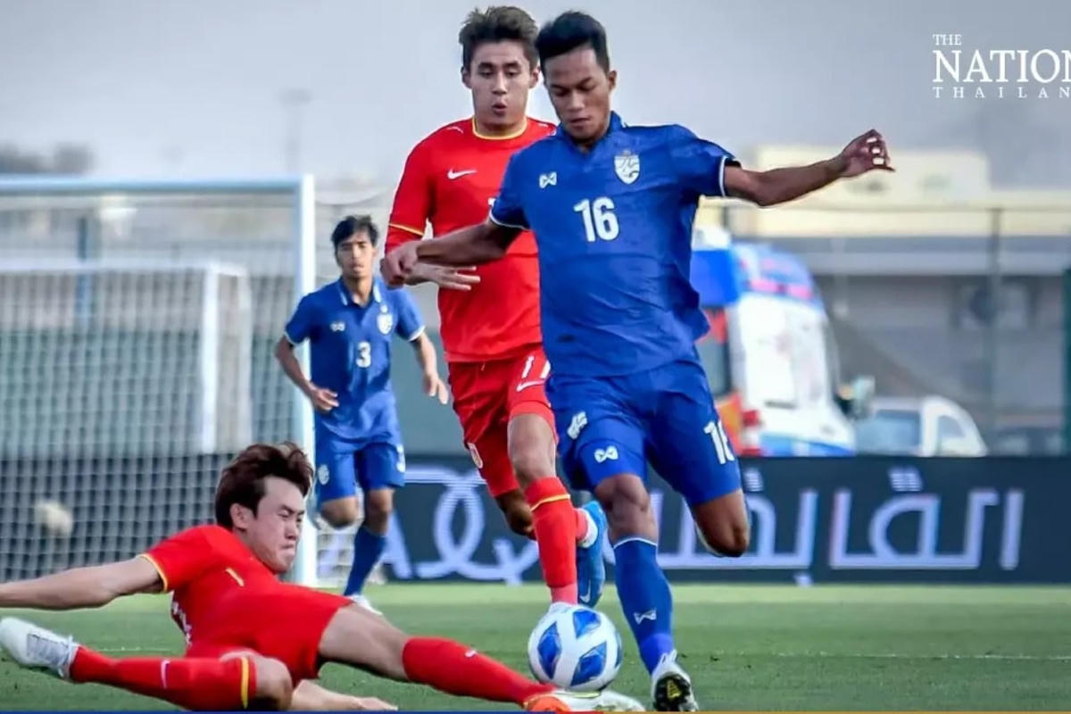 U23 Thái Lan và U23 Trung Quốc chia tay Dubai Cup 2022 bằng thất bại cay đắng. (Ảnh: The National).