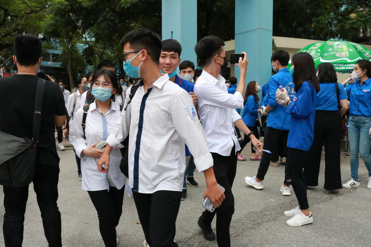 Thí sinh hoàn thành Kỳ thi tốt nghiệp THPT 2021.