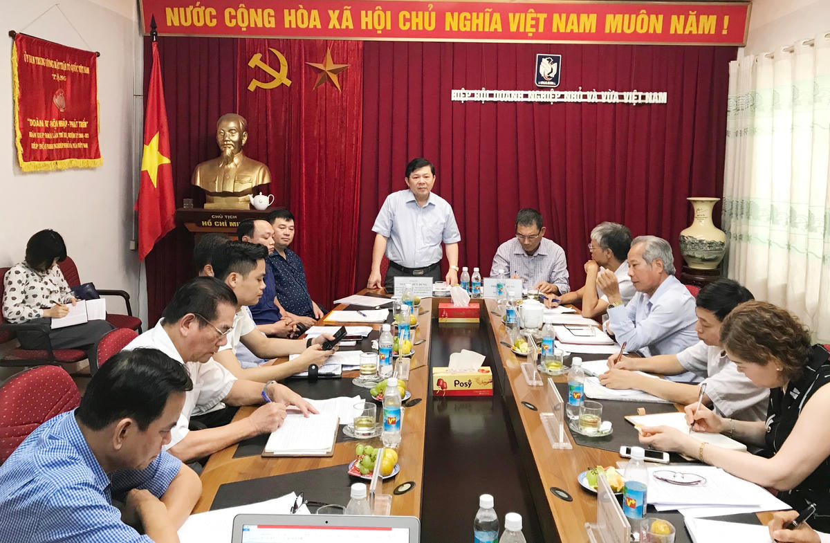 Quang cảnh buổi làm việc. 