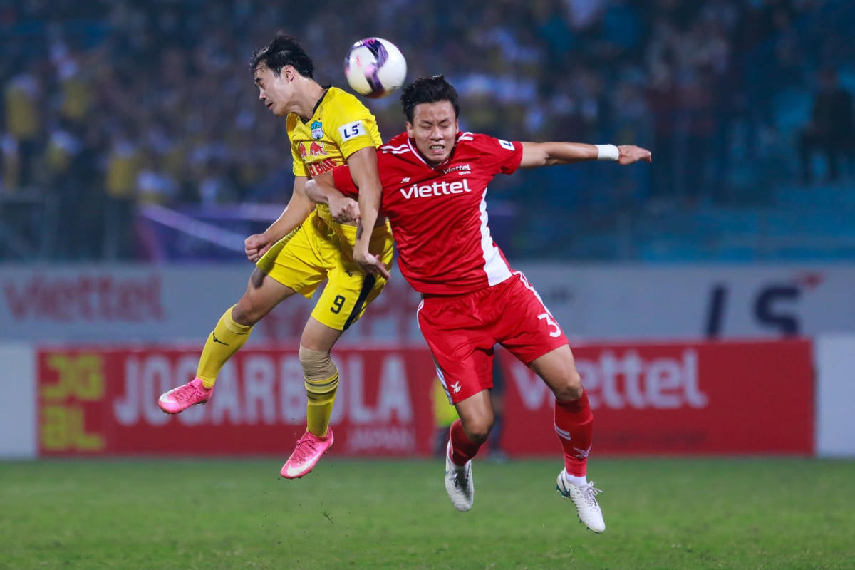 Viettel 0-3 Hoàng Anh Gia Lai: Công Phượng lập siêu phẩm