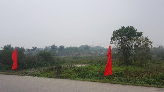 Khu Trung tâm lễ hội thuộc Khu di tích lịch sử-văn hóa thời Trần đang trong tình trạng xây dựng dang dở.