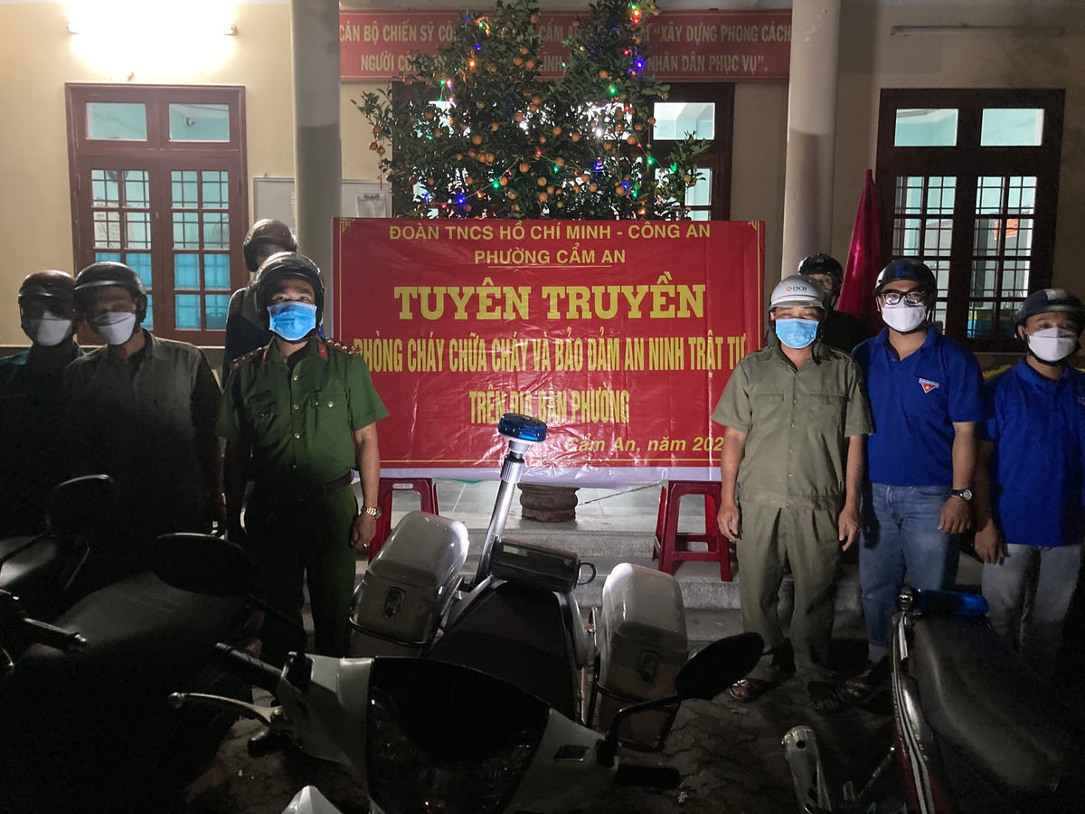 Lực lượng Công an ra quân tuần tra trong dịp Tết Nguyên đán năm 2022.