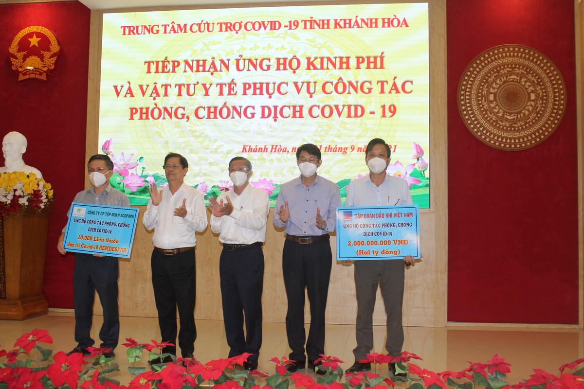 Khánh Hòa tiếp nhận ủng hộ quỹ phòng chống Covid -19