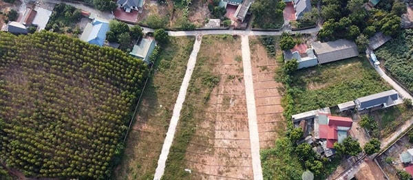82 ô đất được kẻ vẽ như khu dân cư kiểu mẫu tại thôn Dộc Lịch, xã Hướng Đạo.