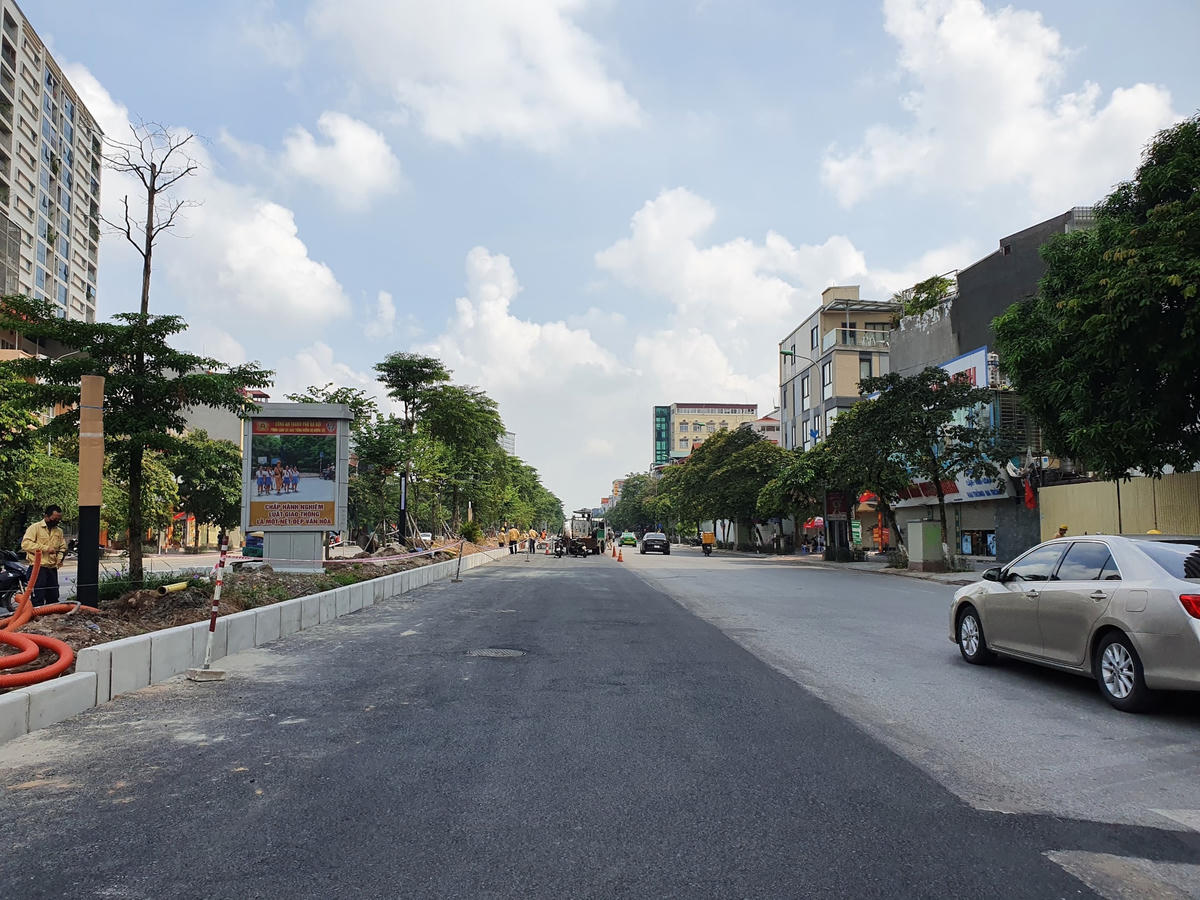 Cụ thể, đơn vị thi công đã điều chỉnh kích thước dải phân cách, mở rộng mặt đường Liễu Giai với kích thước chiều dài 390m, chiều rộng trung bình mỗi bên 6m.