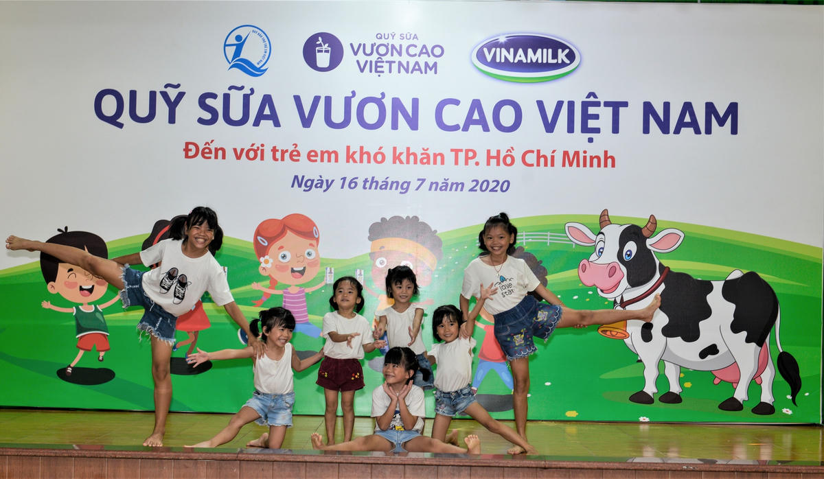 Quỹ sữa Vươn cao Việt Nam và Vinamilk tiếp tục hành trình kết nối yêu thương tại TP HCM