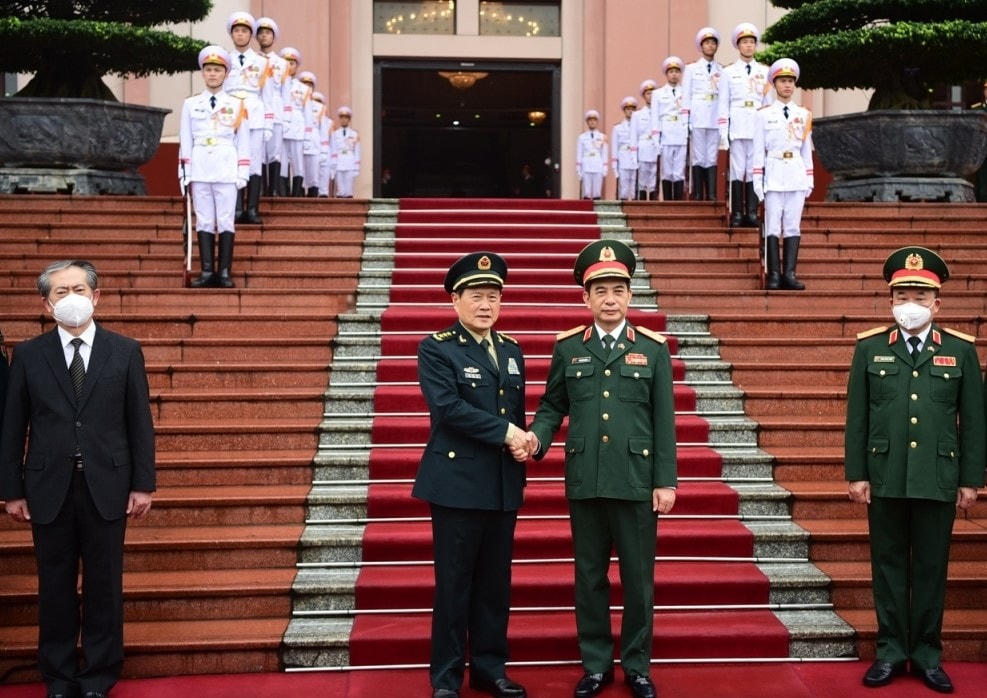 Bộ trưởng Phan Văn Giang và Bộ trưởng Ngụy Phượng Hòa.