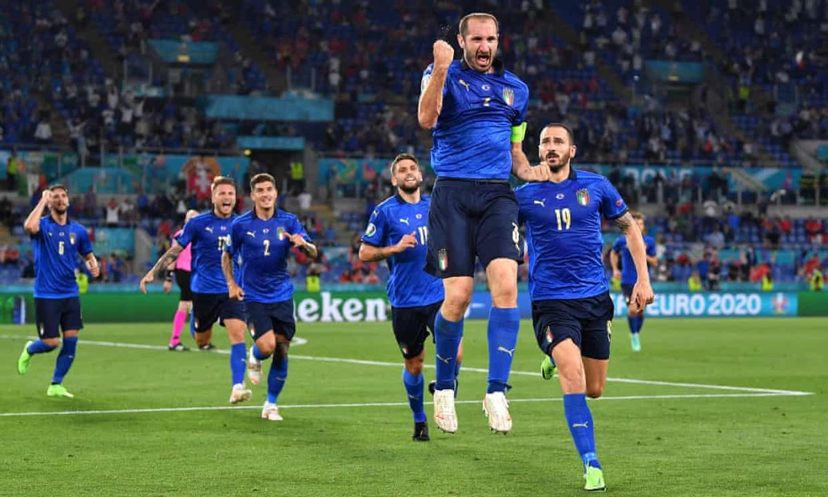 Chiellini có phần ăn mừng hụt.