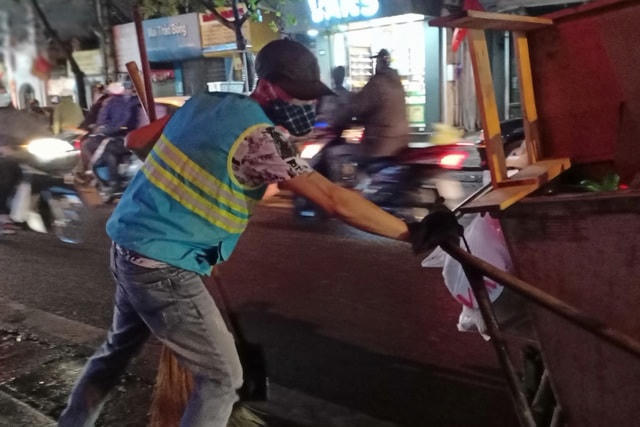 [ẢNH] Những người 'làm đẹp cho đời' trong đêm cuối năm