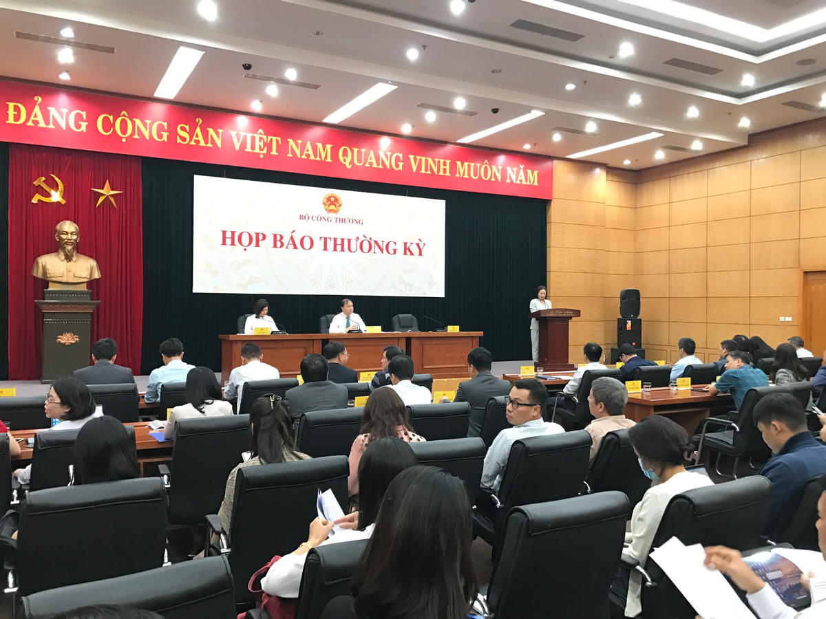 Quang cảnh buổi họp báo.