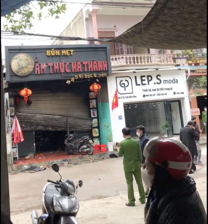 Tiếp cận bên trong, phát hiện chị Phan Thị Ngh. đã tử vong.