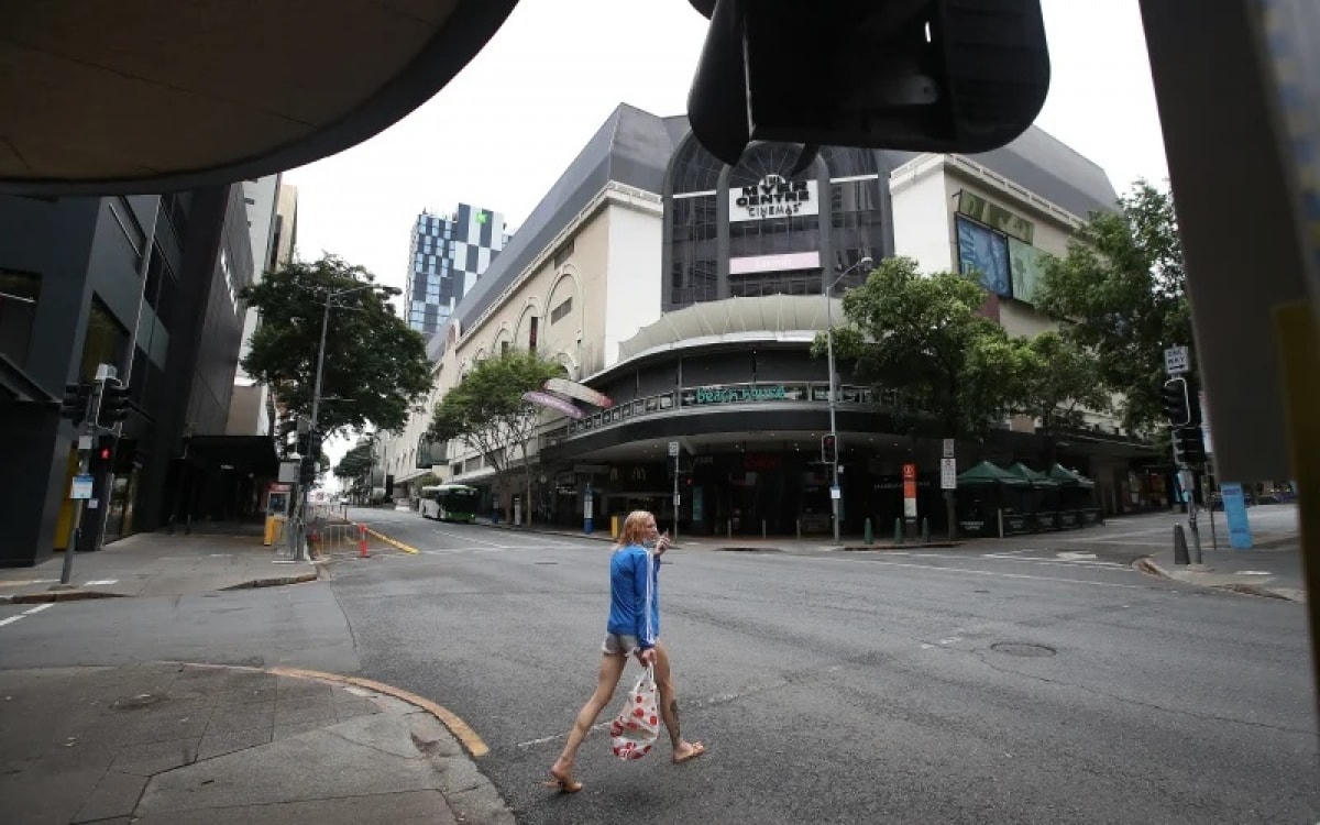 Phong tỏa thành phố lớn thứ ba Australia