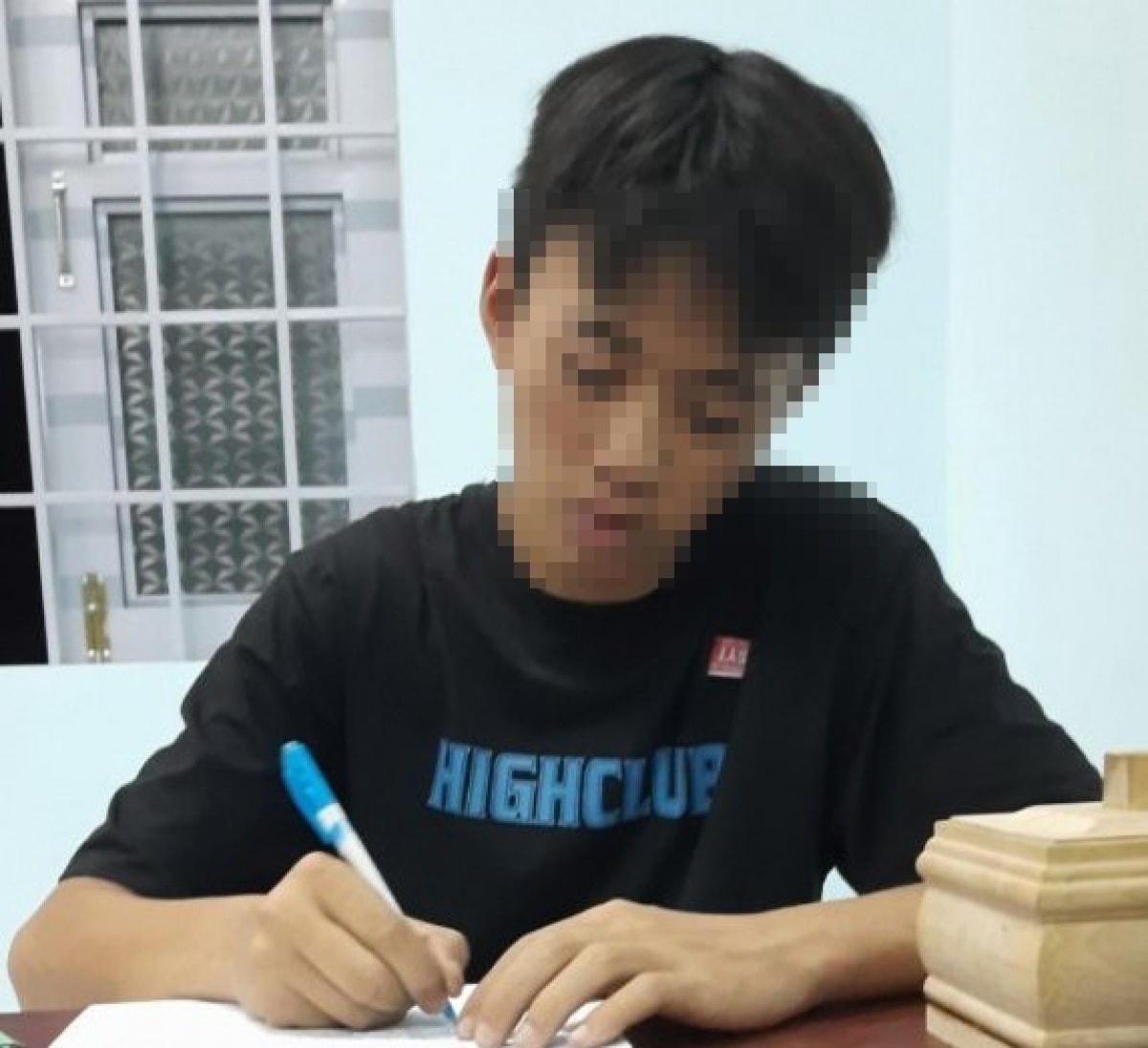 Bùi Xuân Khánh bị bắt giữ.  