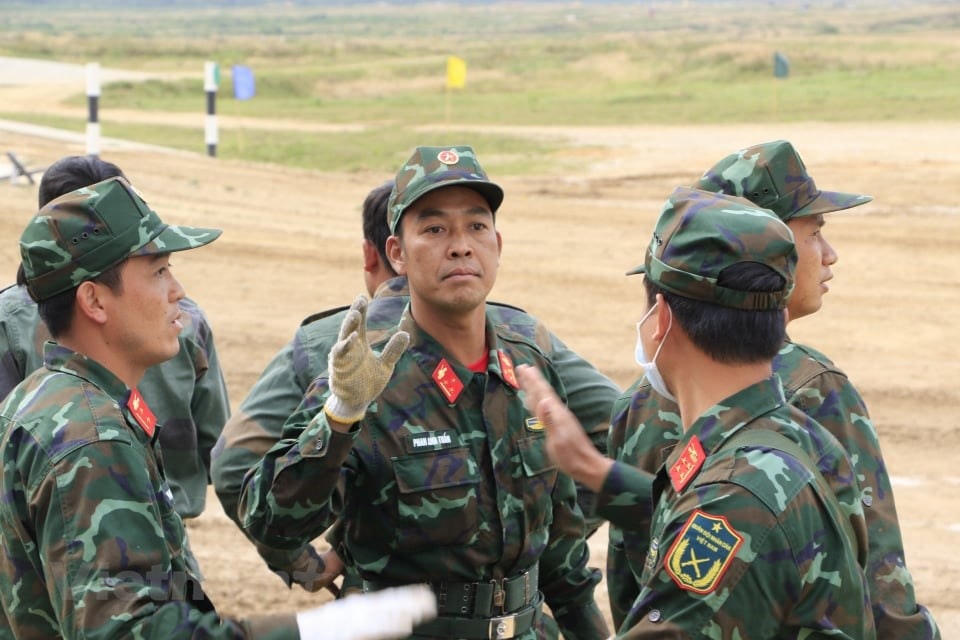 Các chiến sỹ bước vào phần thi với quyết tâm cao nhất. (Ảnh: Trần Hiếu/Vietnam+).