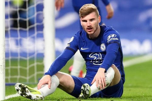 Werner tiếc nuối sau một pha đệm bóng không thành công.