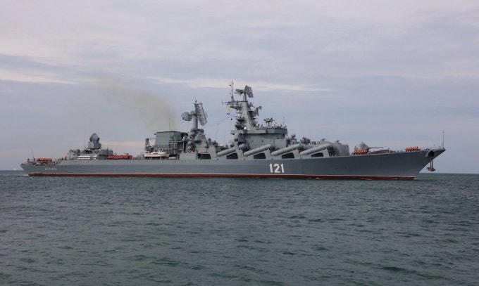 Tuần dương hạm Moskva chạy thử ngoài khơi bán đảo Crimea hồi năm 2021. Ảnh: Twitter / Capt_Navy.