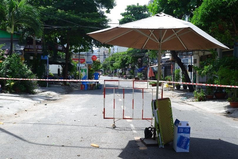 Phong phong tỏa con hẻm có ca nhiễm Covid-19.