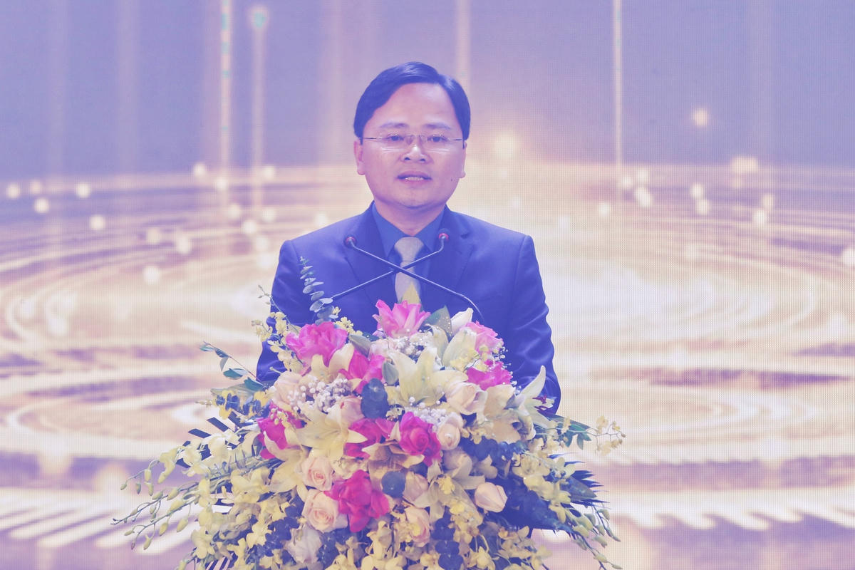 Bí thư thứ nhất Trung ương Đoàn Nguyễn Anh Tuấn phát biểu.