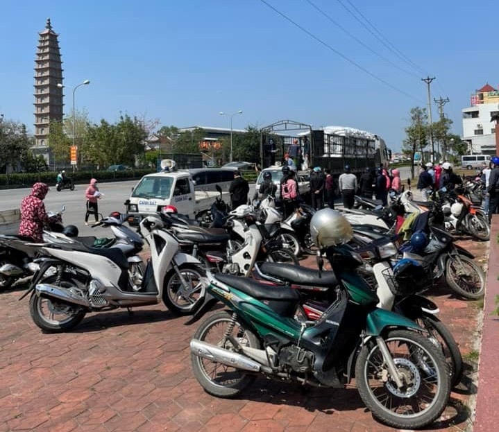 Trong số các hộ được nhận hỗ trợ có 500 hộ công Nhà máy Dệt Nam Định.