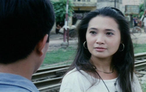 Nhan sắc đặc biệt của diễn viên Lê Vân trong một cảnh quay Thương nhớ đồng quê