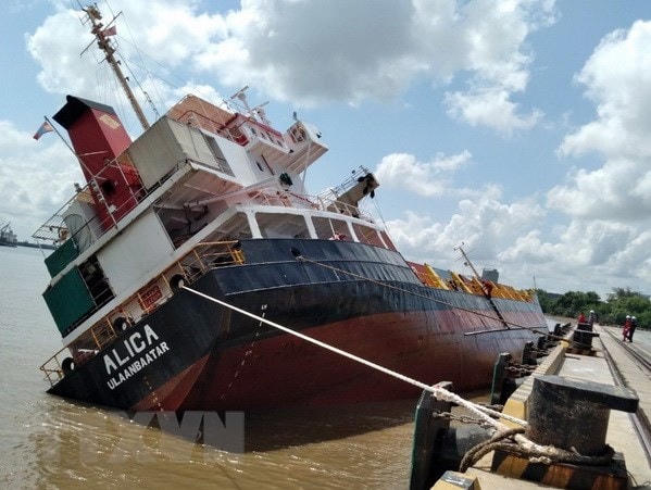 Lật tàu ALICA, nhiều container bị rơi xuống sông Soài Rạp