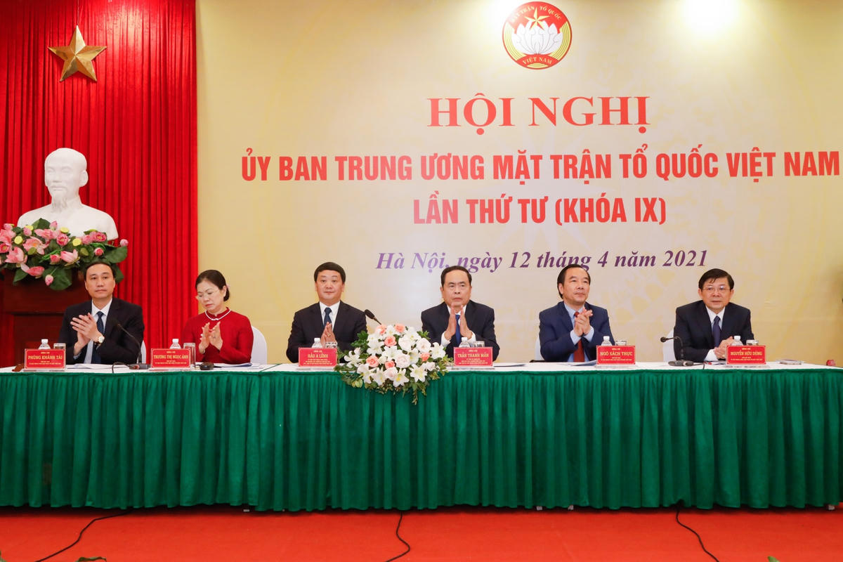 Phó Chủ tịch Quốc hội, Chủ tịch UBTƯ MTTQ Việt Nam Trần Thanh Mẫn chủ trì Hội nghị.