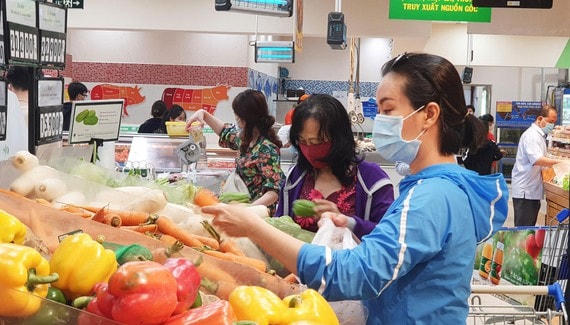 Giá cả nhiều mặt hàng thực phẩm đang tăng chóng mặt.