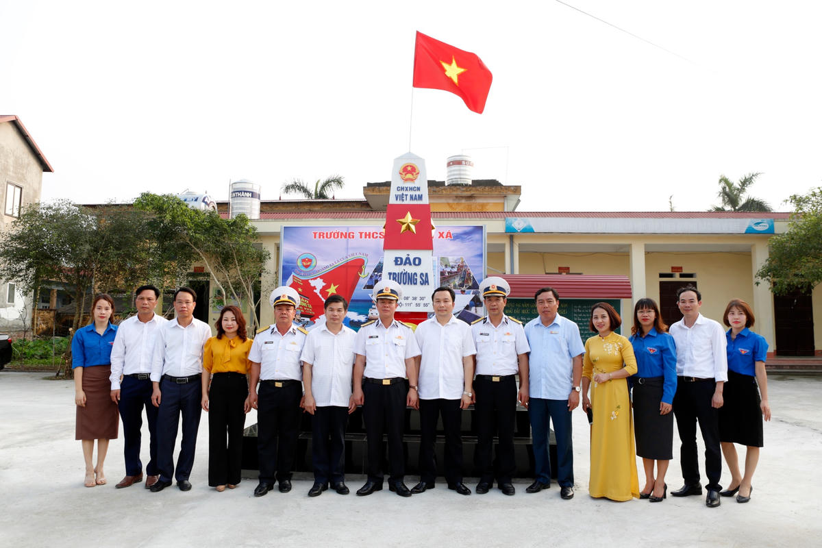 Mô hình cột mốc Trường Sa.