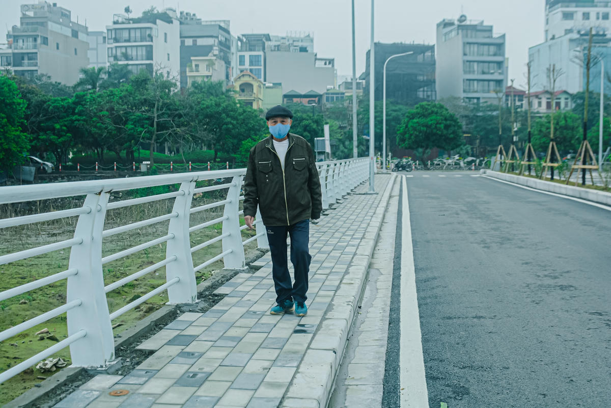 Ông Nguyễn Văn Tuấn, người dân sinh sống trên phố Nhật Chiêu chia sẻ: “Từ ngày tuyến đường mới này được mở, đường rất đẹp, không khí thoáng đãng hầu hết ngày nào tôi cũng đi tập thể dục qua đây”.