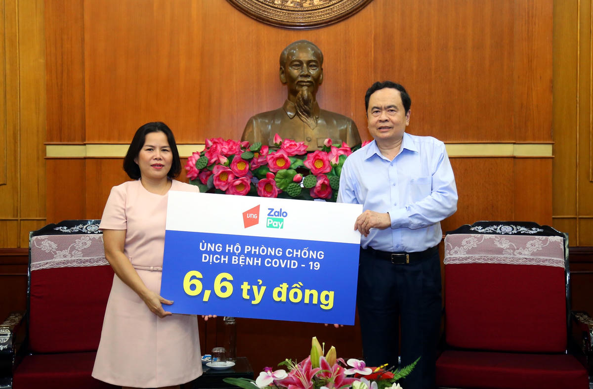 Zalo Pay ủng hộ 6,6 tỷ đồng cho công tác phòng chống dịch Covid-19. Ảnh: Hương Diệp.