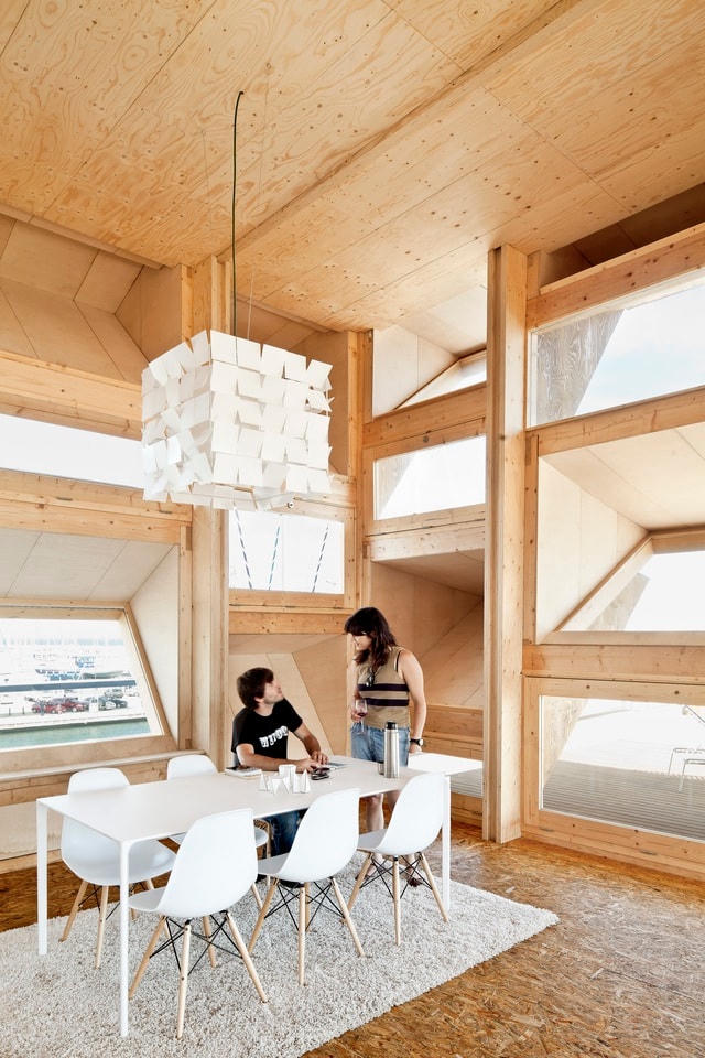 Bên trong thiết kế tối giản mà tinh tế.  