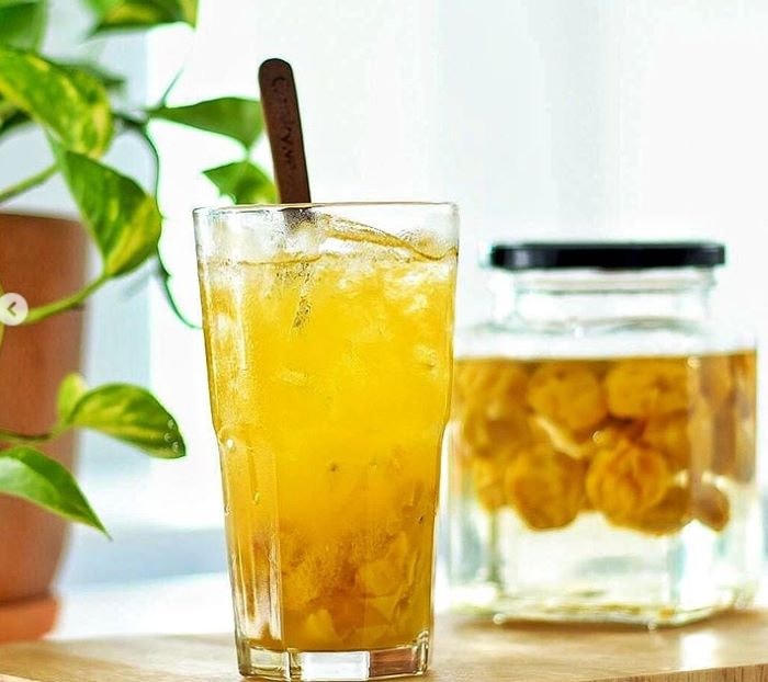 Nước ô mai thanh nhiệt giải thử, rất tốt cho người bị  say nắng say nóng, vã mồ hôi, khát nước.