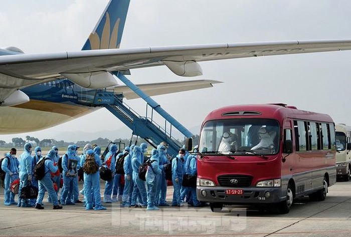 Thủ tướng quyết định từng chuyến bay đón người về nước