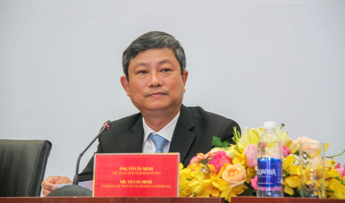 Ông Võ Văn Minh, Phó bí thư Tỉnh ủy, Chủ tịch UBND tỉnh Bình Dương phát biểu chúc mừng sự hợp tác giữa Becamex IDC và CapitaLand.